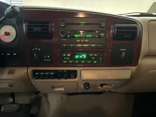 Ford F-250 Super Duty 2005 4p Crew Cab Lariat 4WD LB