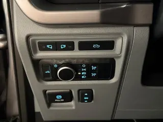 Ford F-150 Lightning 2024 AWD XLT 4p SuperCrew 5.5 ft. SB