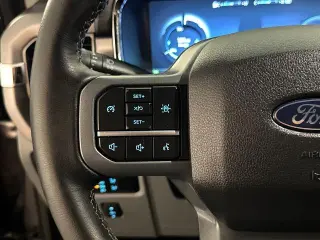 Ford F-150 Lightning 2024 AWD XLT 4p SuperCrew 5.5 ft. SB