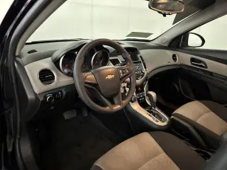 Chevrolet Cruze 2013 LS Auto 4p Sedan con 1SB