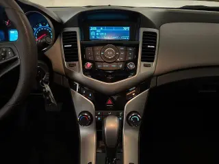 Chevrolet Cruze 2013 LS Auto 4p Sedan con 1SB