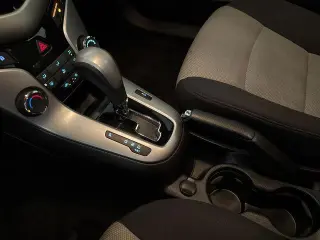 Chevrolet Cruze 2013 LS Auto 4p Sedan con 1SB