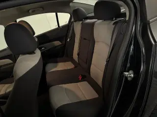 Chevrolet Cruze 2013 LS Auto 4p Sedan con 1SB