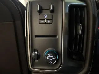 Chevrolet Silverado 1500 2017 4x2 LTZ 4p Cab Doble 6.5 pies SB