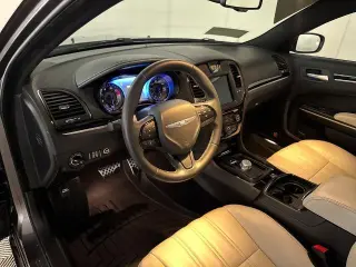 Chrysler 300 2017 S 4p Sedan