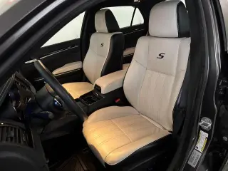 Chrysler 300 2017 S 4p Sedan
