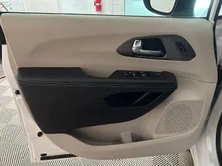 Chrysler Pacifica 2023 Touring L 4dr Mini-Van