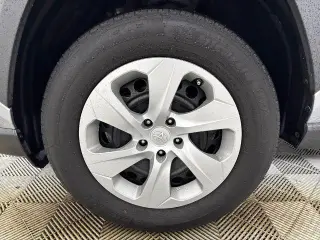 Toyota RAV4 2022 AWD LE 4p SUV