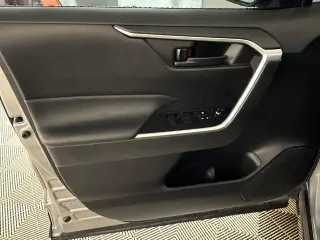 Toyota RAV4 2022 AWD LE 4p SUV