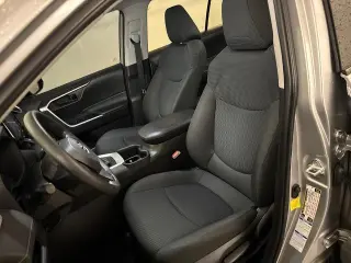 Toyota RAV4 2022 AWD LE 4p SUV