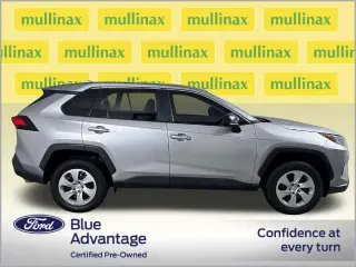 Toyota RAV4 2022 AWD LE 4p SUV