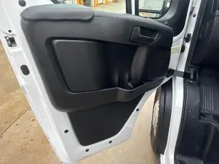 Ram ProMaster 2024 Tradesman 2500 159 WB 3dr High Roof Cargo Van sin asiento para pasajero