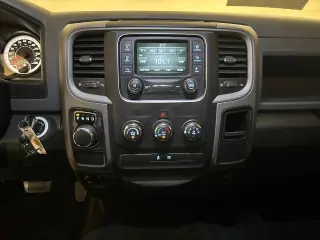 Ram 1500 2015 4x2 Express 4p Camioneta Cabina Completa 5.5 ft. SB