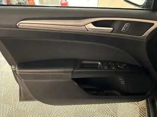 Ford Fusion Hybrid 2020 SE 4p Sedan