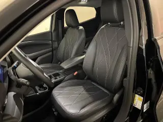 Ford Mustang Mach-E 2025 Select SUV de 4 puertas