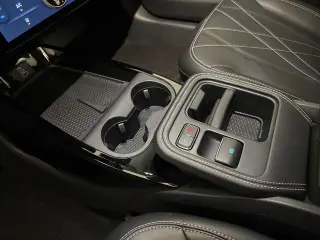 Ford Mustang Mach-E 2025 Select SUV de 4 puertas
