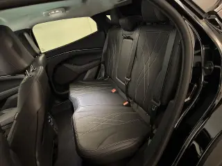 Ford Mustang Mach-E 2025 Select SUV de 4 puertas