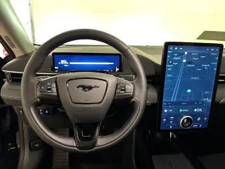 Ford Mustang Mach-E 2025 Select SUV de 4 puertas