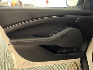 Ford Mustang Mach-E 2025 Select 4dr SUV