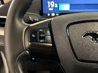 Ford Mustang Mach-E 2023 Select 4p SUV