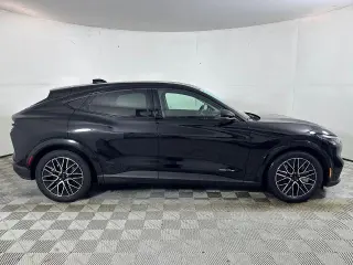 Ford Mustang Mach-E 2025 Premium 4p SUV