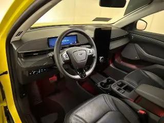 Ford Mustang Mach-E 2025 Premium 4p SUV