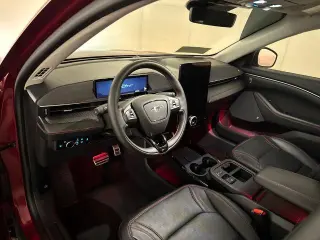 Ford Mustang Mach-E 2025 Premium 4p SUV