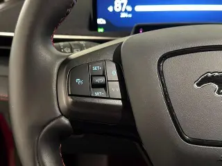 Ford Mustang Mach-E 2025 Premium 4p SUV
