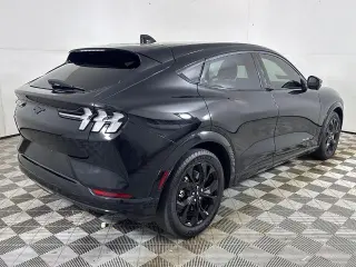 Ford Mustang Mach-E 2023 Premium SUV de 4 puertas