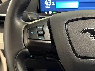 Ford Mustang Mach-E 2024 Premium 4p SUV