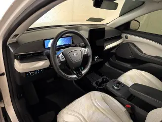 Ford Mustang Mach-E 2024 Premium 4p SUV