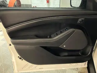 Ford Mustang Mach-E 2023 Premium 4p SUV