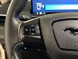Ford Mustang Mach-E 2023 Premium 4p SUV