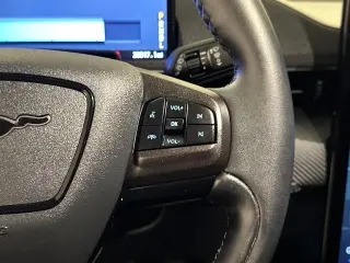 Ford Mustang Mach-E 2023 Premium 4p SUV