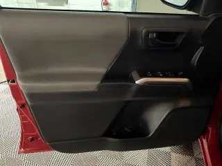 Toyota Tacoma 2023 4x2 TRD Todo Terreno 4p Doble Cabina 5.0 ft CB