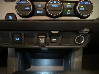 Toyota Tacoma 2023 4x2 TRD Todo Terreno 4p Doble Cabina 5.0 ft CB