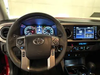 Toyota Tacoma 2023 4x2 TRD Todo Terreno 4p Doble Cabina 5.0 ft CB