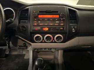 Toyota Tacoma 2009 4x4 Base 4p Camión de Acceso 6.1 pies. CB 5M