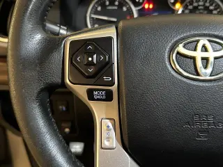 Toyota Tundra 2014 4x4 Limited 4dr CrewMax Cab Pickup SB (5.7L V8 FFV)