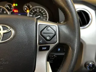 Toyota Tundra 2014 4x4 Limited 4dr CrewMax Cab Pickup SB (5.7L V8 FFV)