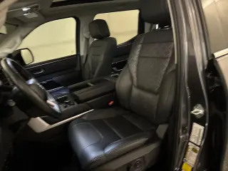 Toyota Tundra 2022 4x4 Limited 4dr CrewMax Cab Pickup SB