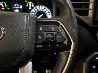 Toyota Tundra 2022 4x4 Limited 4dr CrewMax Cab Pickup SB