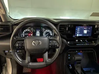 Toyota Tundra 2024 4x4 SR 4p CrewMax Cab Pickup SB