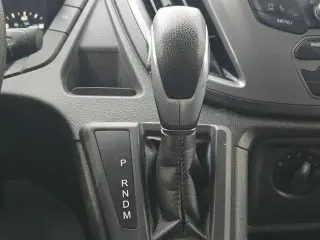 Furgoneta de carga Ford Transit 2019 250 3 puertas LWB Techo Medio con puerta corrediza del lado del pasajero