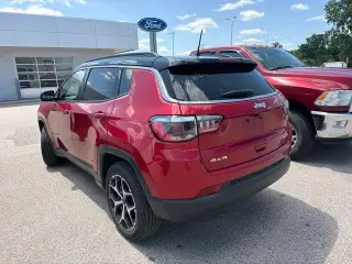 Jeep Compass 2025 4x4 Limited 4 puertas SUV