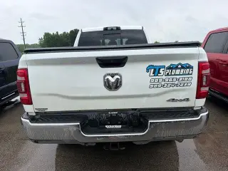 Ram 3500 2024 4x4 Tradesman 4 puertas Cabina Crew 6.3 pies. SRW Pickup