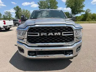 Ram 2500 2024 4x4 Big Horn Cabina Crew de 4 puertas, caja de 6.3 pies