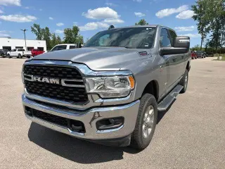 Ram 2500 2024 4x4 Big Horn Cabina Crew de 4 puertas, caja de 6.3 pies