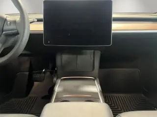 Tesla Model Y 2025 AWD Long Range 4p Crossover