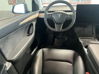 Tesla Model Y 2025 AWD Long Range 4p Crossover